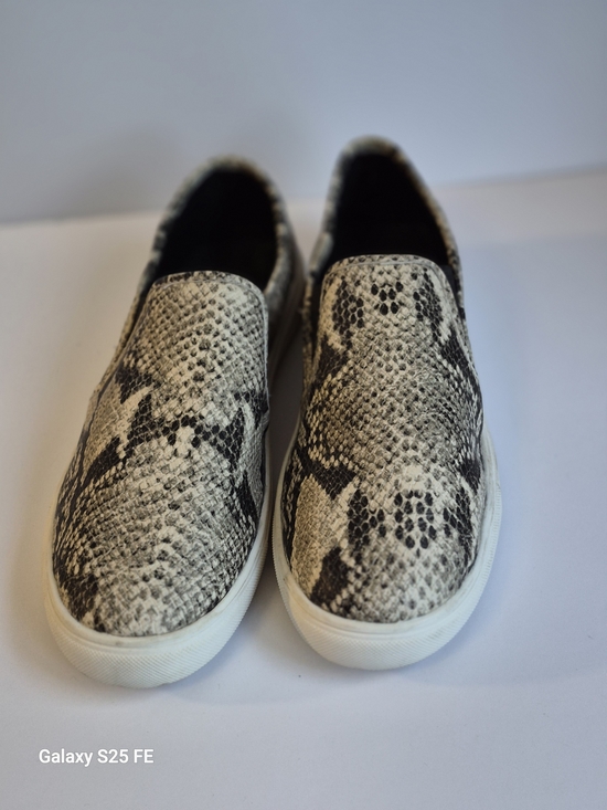Snakeskin Slip-On Sneakers Shoes - Slip-On Snake Print Sneakers